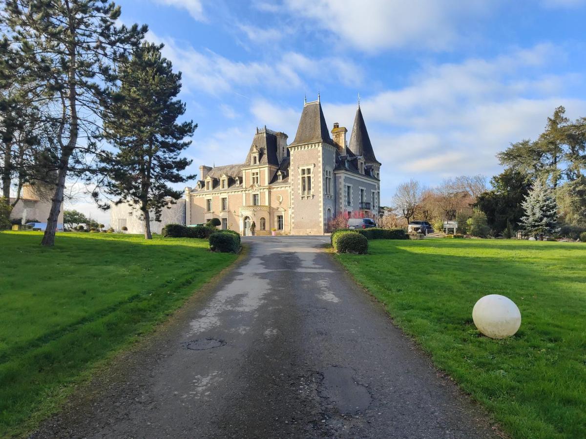 Hotel Chateau De La Barbiniere Saint-Laurent-sur-Sèvre Exteriör bild